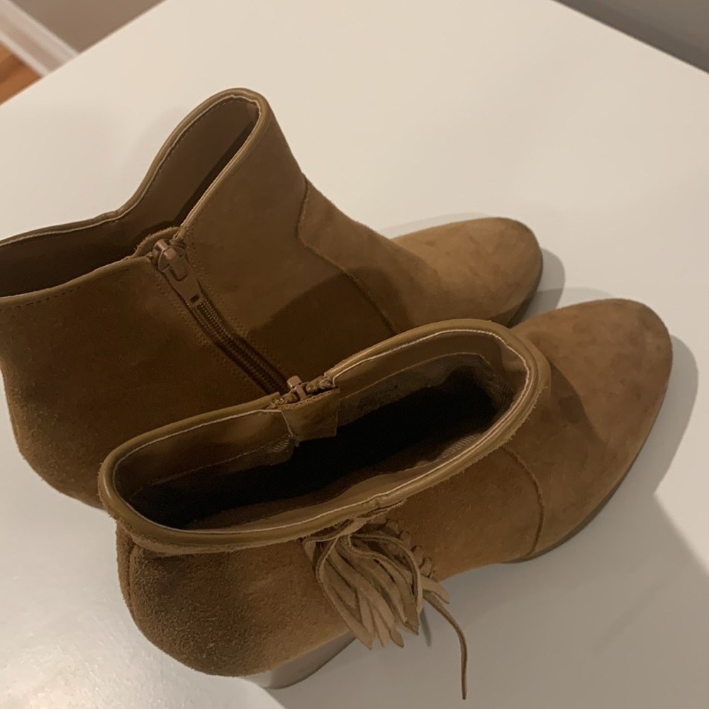 Boots - Picture 7 of 9